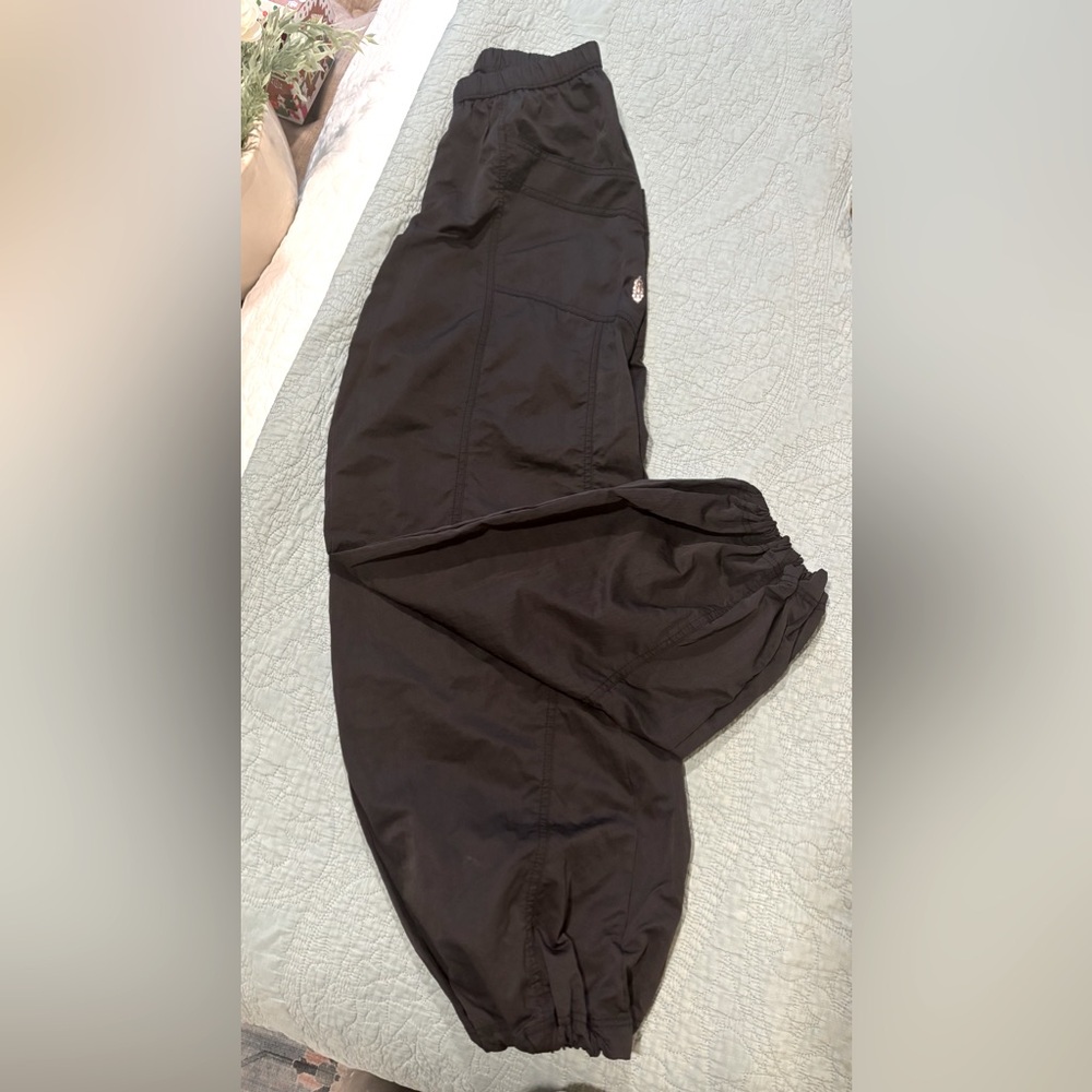 FREE PEOPLE Movement CARGO PANTS XS Black GUC